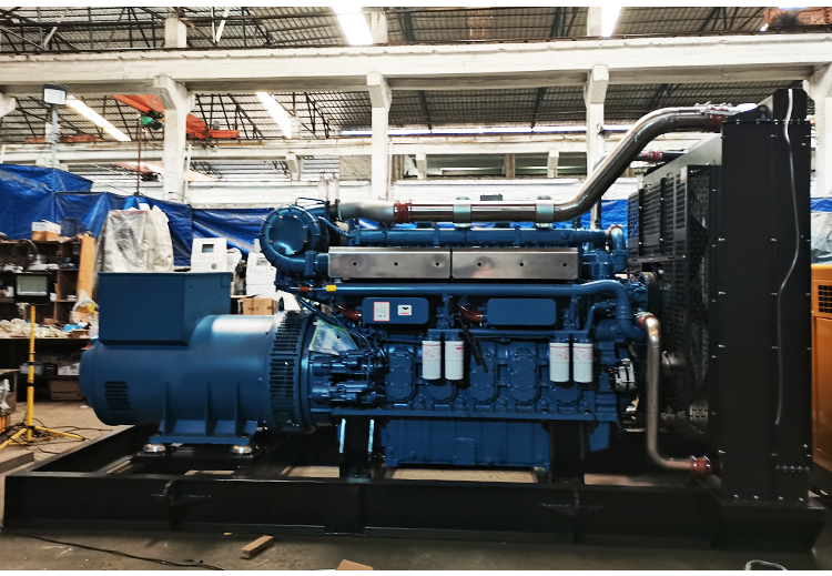 Open Frame Yuchai Engine Diesel Generator Set Low Consumption 1100kw 1375kva 50/60hz 480v Silent Single-Phase Option